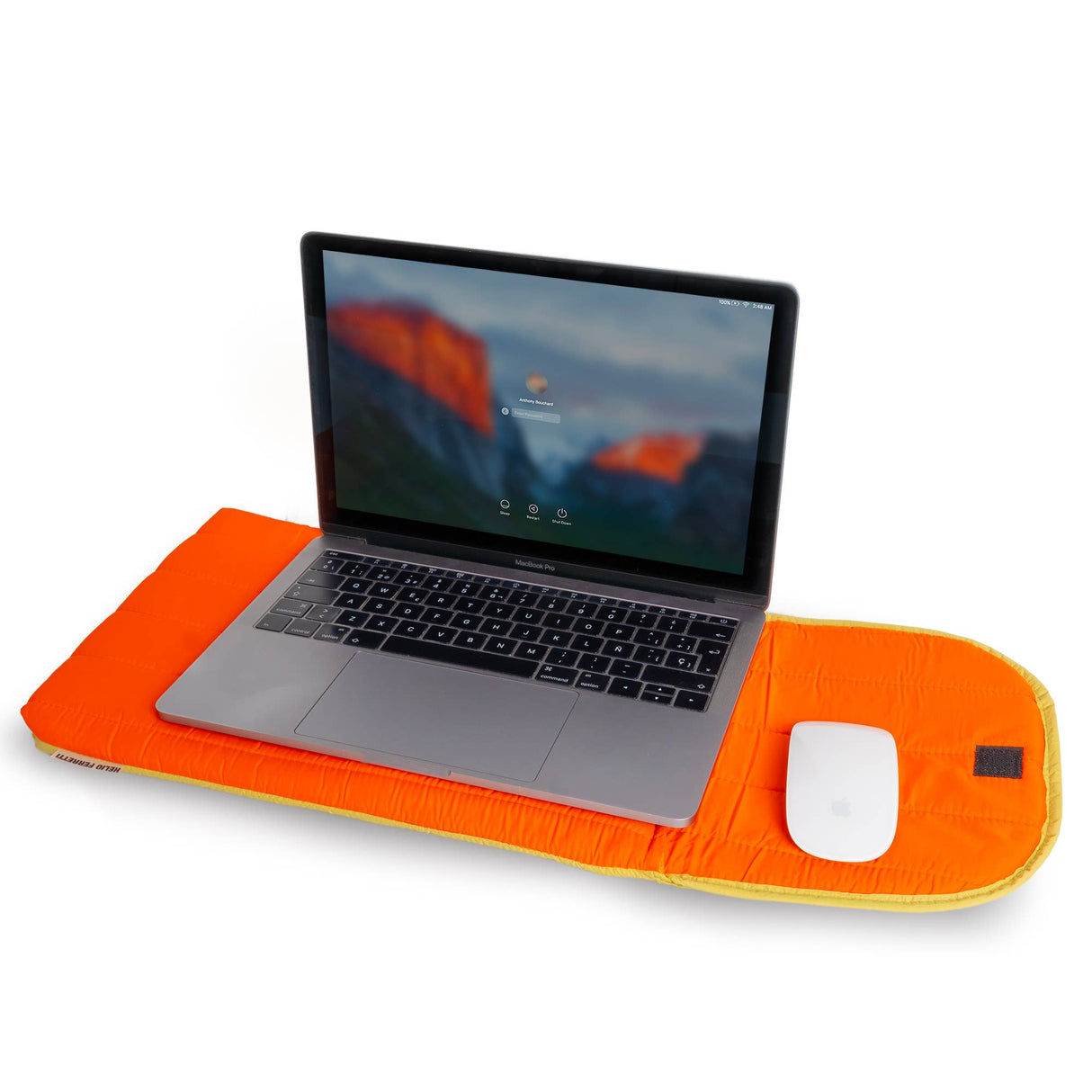 HELIO FERRETTI | Laptop Hoes | Oranje Gewatteerd 15" - Le CirQue Conceptstore