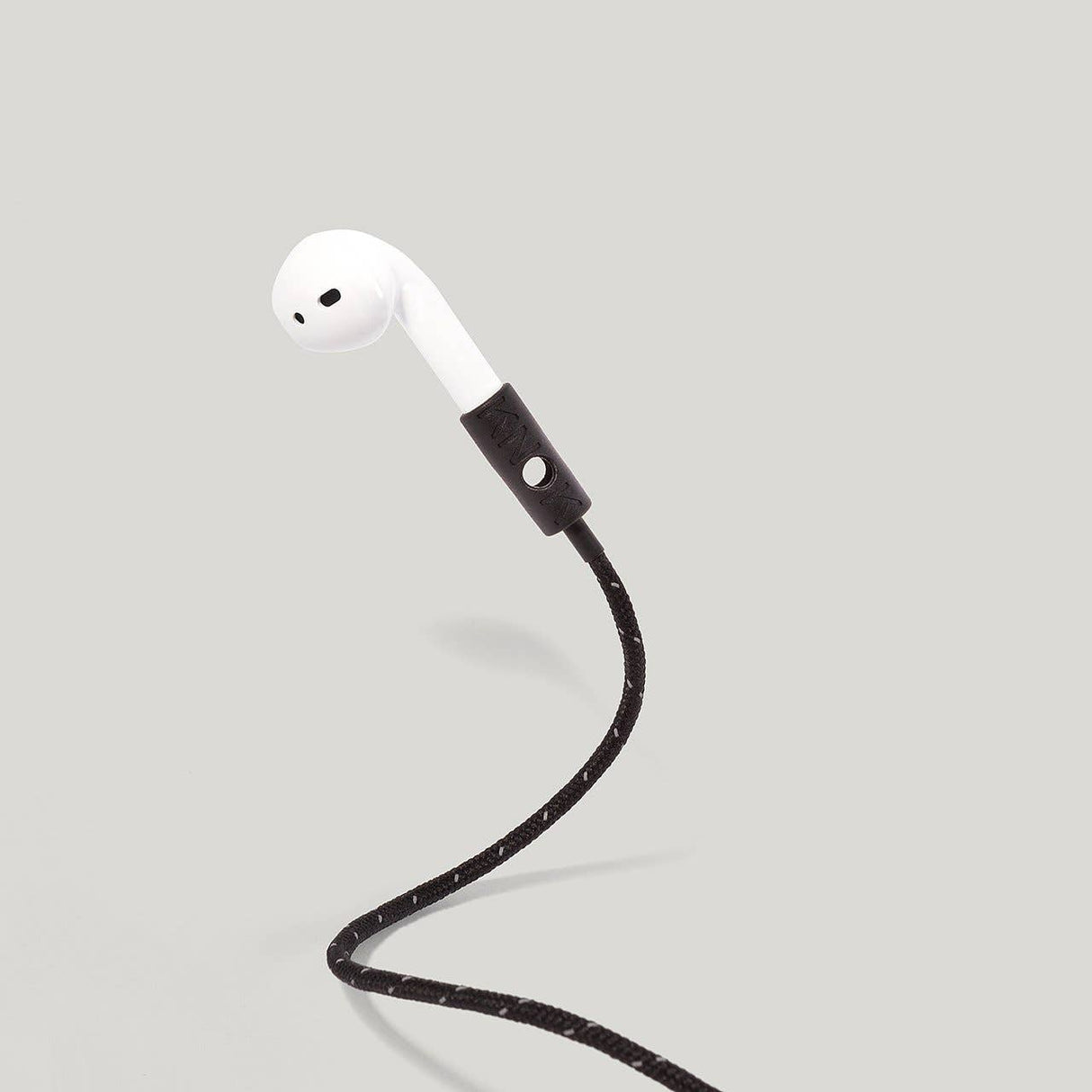KNOK | Airpods band | Black Reflextor - Le CirQue Conceptstore