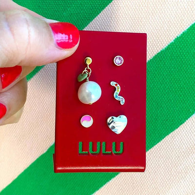 LULU COPENHAGEN - Oorbellen - Topping Short Pearl Willow Green (1stuk) - Le CirQue Kidsconceptstore 