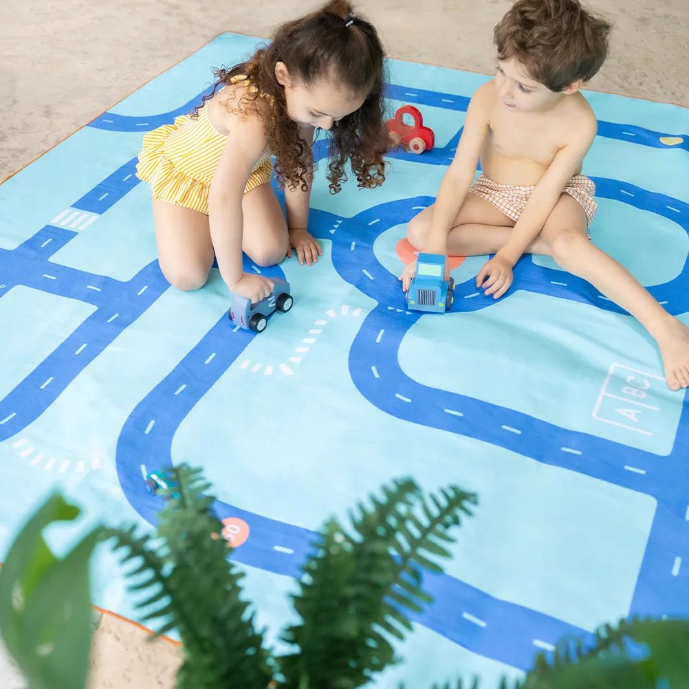 QUUT | 2 in 1 Strandlaken XL | On The Road | Blue - Le CirQue Conceptstore