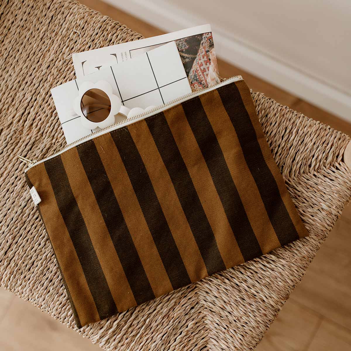 ROSE IN APRIL | Etui (M) | Lili Cumin/black Stripes - Le CirQue Conceptstore