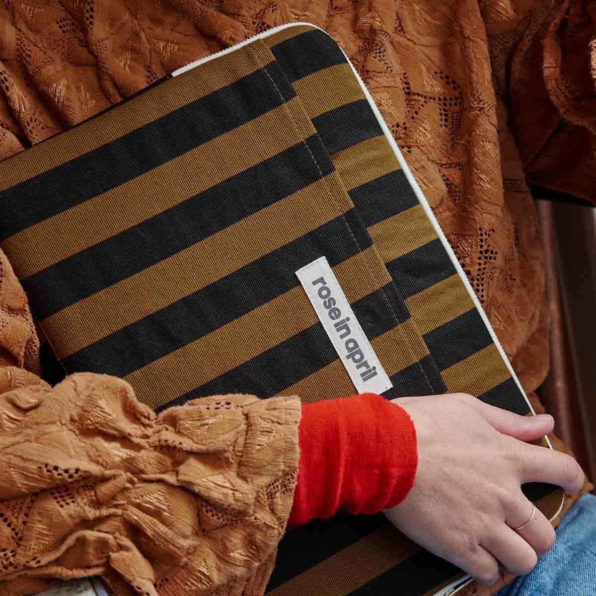 ROSE IN APRIL | Laptophoes | Octave Cumin/black Stripes - Le CirQue Conceptstore