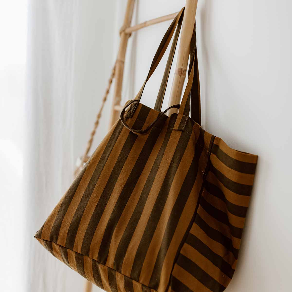 ROSE IN APRIL | Totebag XL | Elisa Cumin/black Stripes - Le CirQue Conceptstore