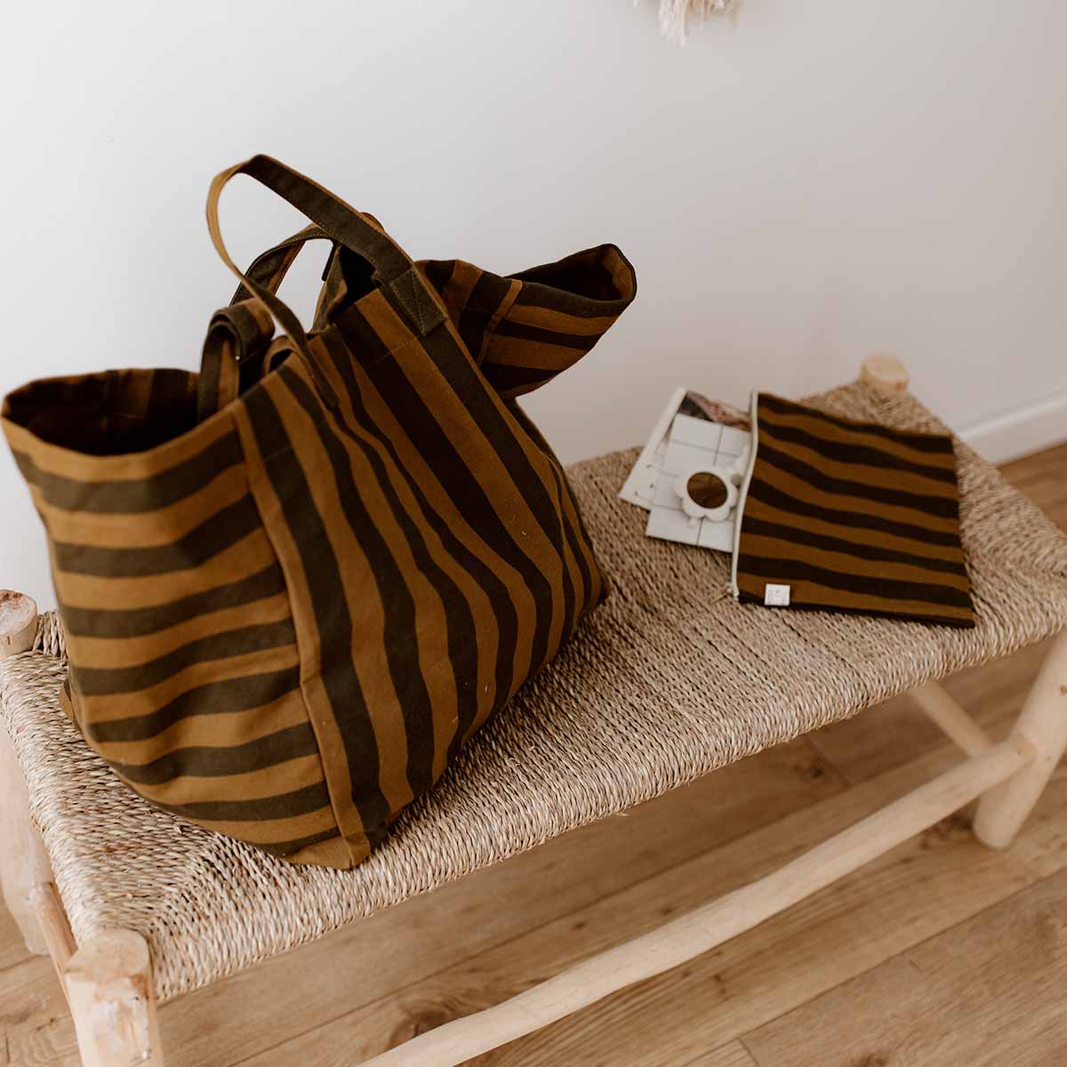 ROSE IN APRIL | Totebag XL | Elisa Cumin/black Stripes - Le CirQue Conceptstore
